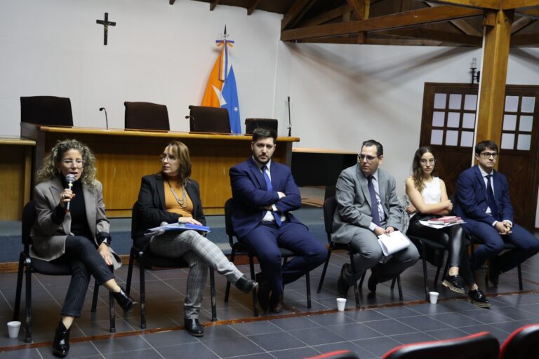 La Fiscalía de Género del Distrito Judicial Sur brindó una capacitación al personal policial