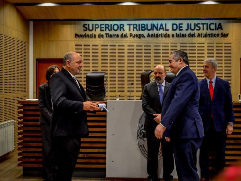 El Dr. Urquiza juró como Fiscal ante el Superior Tribunal de Justicia