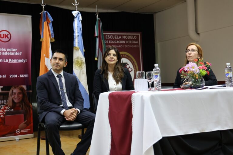 Encuentro con comunidades educativas para prevenir y detectar indicadores de violencia en las infancias