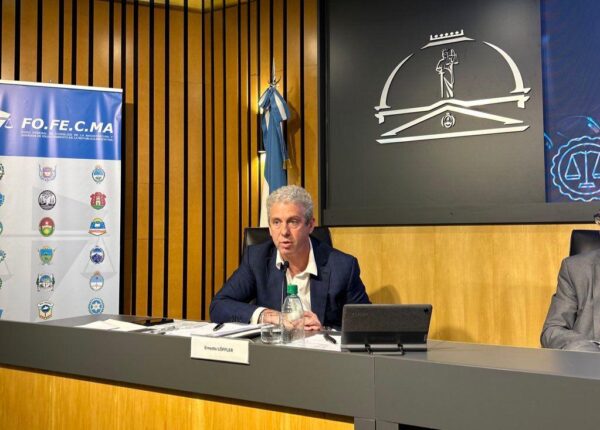 El Dr. Löffler expuso en el encuentro anual de FOFECMA