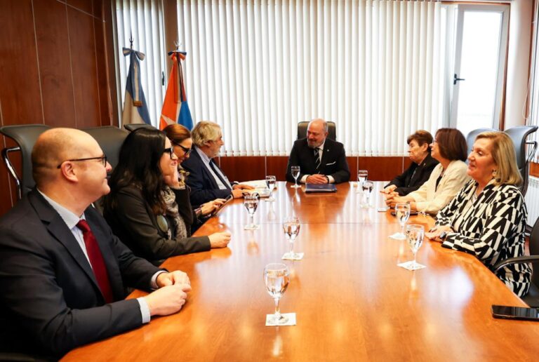 Jueces del Superior Tribunal de Justicia recibieron la visita protocolar de destacados juristas