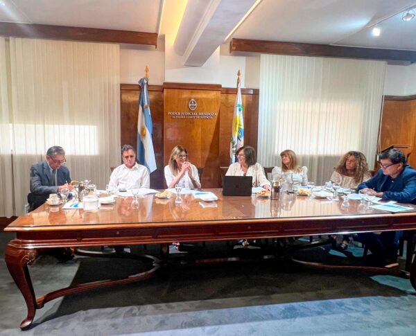 La Dra. Battaini estuvo presente en la primera reunión del año de Re.Fle.Jar