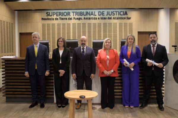 El Dr. Neubauer y la Dra. San Martín juraron como jueces del Distrito Judicial Sur