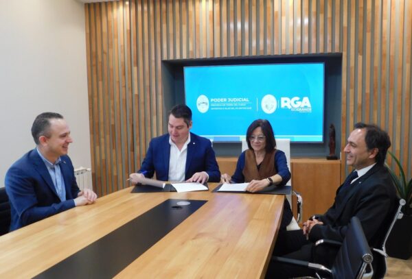 La Dra. Battaini firmó un convenio de colaboración y asistencia con el intendente de Río Grande
