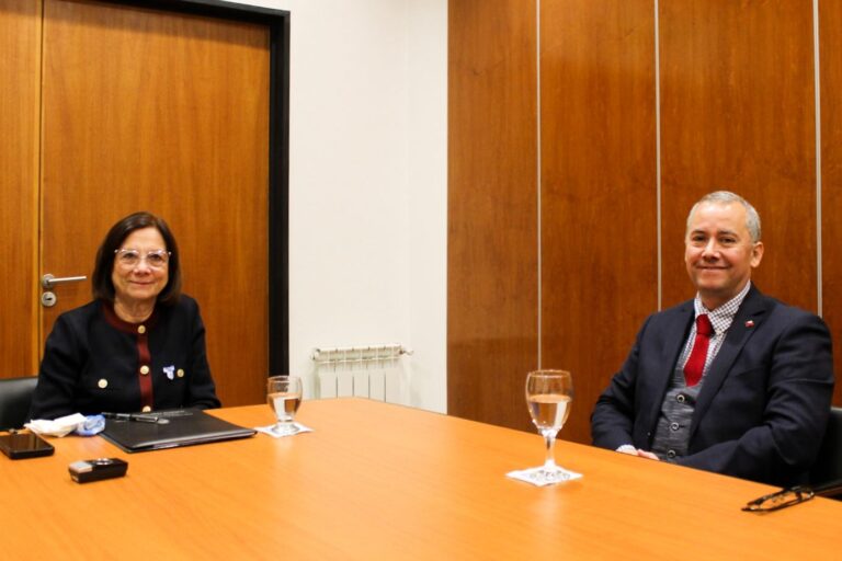La Presidenta del STJ recibió la visita protocolar del Cónsul de Chile en Ushuaia