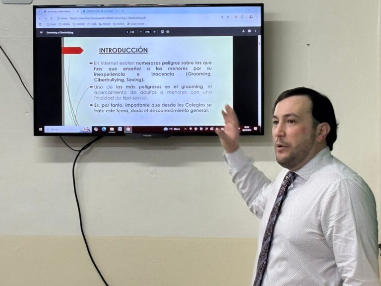 Funcionario judicial expuso sobre grooming en colegio secundario de Ushuaia