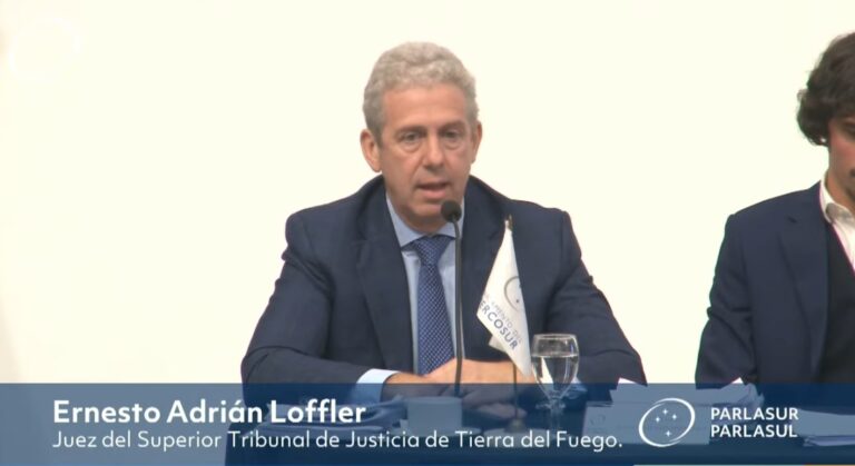 El Dr. Ernesto Löffler expuso sobre la Cuestión Malvinas en el PARLASUR
