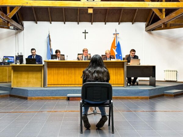 Absuelven a la mujer acusada de matar a su pareja