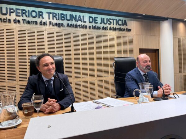 Los Dres. Muchnik y Pachtman brindaron una clase magistral en la Diplomatura en Derechos Fundamentales