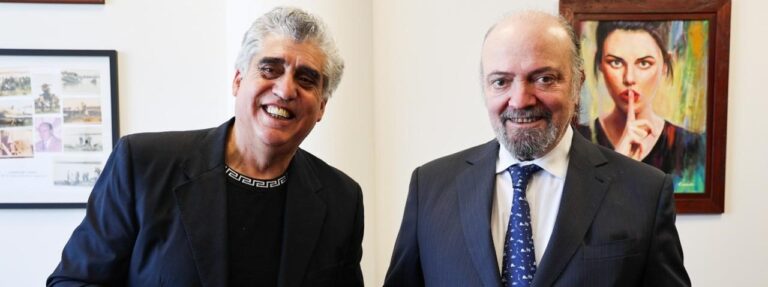 El Dr. Sagastume recibió el libro “Don Milín – En el corazón de la isla de Tierra del Fuego”