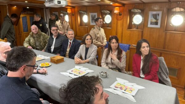 El STJ fue invitado al Motovelero Oceanográfico “Dr. Bernardo Houssay”