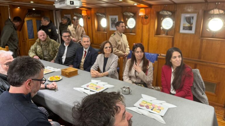 El STJ fue invitado al Motovelero Oceanográfico “Dr. Bernardo Houssay”
