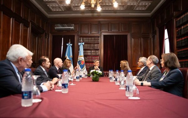 La Dra. Battaini formó parte del encuentro de la JUFEJUS con el Juez Rosatti