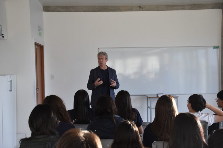 El Juez Löffler brindó una charla sobre Derecho Constitucional a estudiantes de nivel secundario