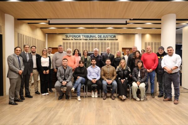 Jueces del STJ recibieron la visita protocolar de autoridades de la UEJN a nivel nacional