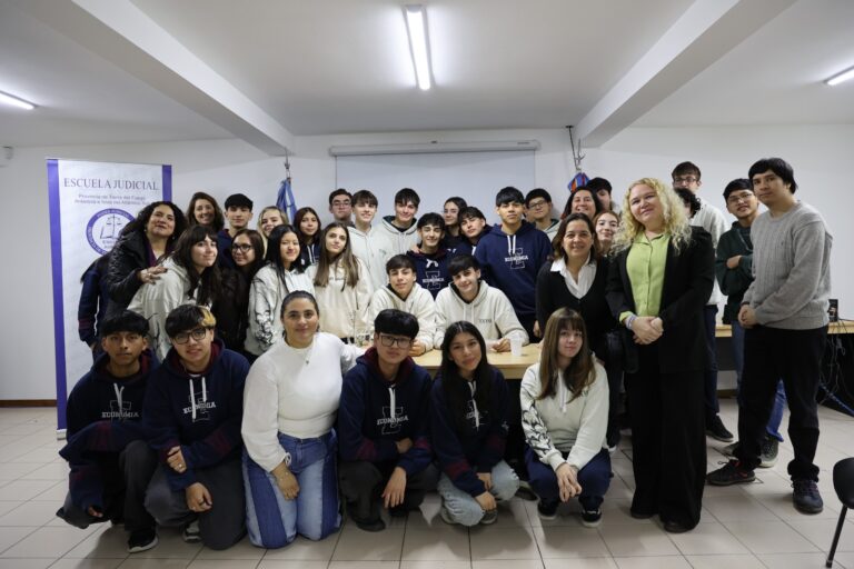 Estudiantes del José Martí asistieron a un juicio oral para conocer de cerca el trabajo de la Justicia